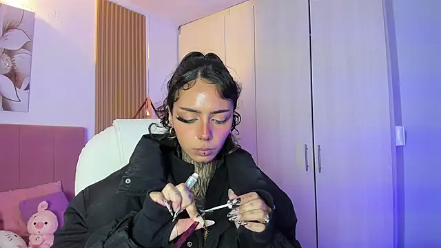 Snapshot of KoraRousee chatting on October 7, 1:34 pm KoraRousee online show from October 7, 1:34 pm