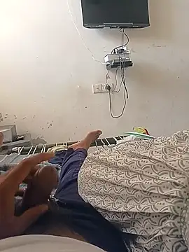 Snapshot of meenahotdarling chatting on September 23, 2:51 am meenahotdarling online show from September 23, 2:51 am