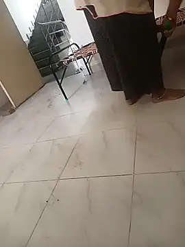 Snapshot of meenahotdarling chatting on September 25, 2:39 am meenahotdarling online show from September 25, 2:39 am