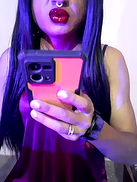 Cutie-Whiskey1 online show from November 1, 7:08 pm