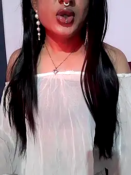 Cutie-Whiskey1 online show from November 7, 6:56 pm