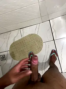 Snapshot of Morenolatino881 chatting on December 1, 11:27 pm Morenolatino881 online show from December 1, 11:27 pm