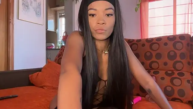 Snapshot of HoneyMaee chatting on October 7, 4:08 pm HoneyMaee online show from October 7, 4:08 pm