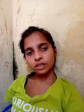 Snapshot of Saloni-Gupta chatting on October 24, 9:52 am Saloni-Gupta online show from October 24, 9:52 am