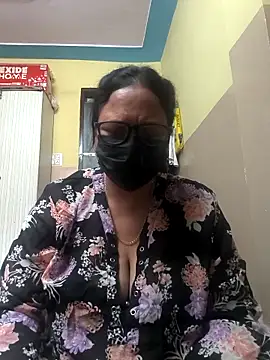 thehotlady online show from April 29, 3:11 am