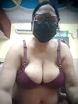 thehotlady online show from June 2, 3:34 pm