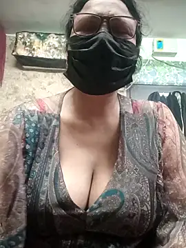 thehotlady online show from February 6, 3:24 am