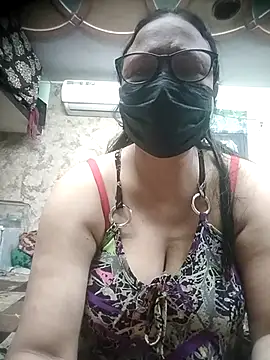 thehotlady online show from November 5, 9:01 am