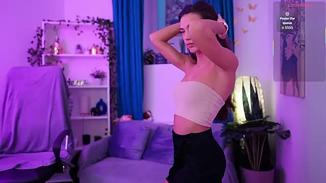 Alexis Love  online show from December 2, 2:30 pm