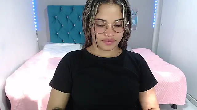 Snapshot of mia_sexgirl chatting on July 7, 12:20 pm mia sexgirl online show from July 7, 12:20 pm