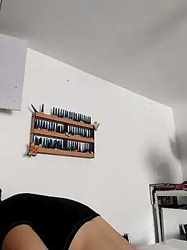 LaraCaliente online show from January 10, 3:40 pm