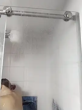 LaraCaliente online show from April 15, 2:32 pm