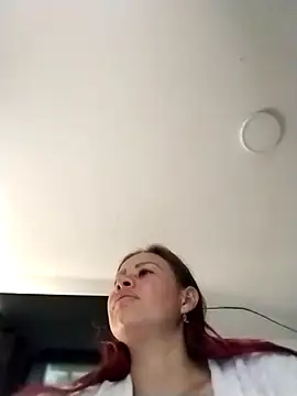 LaraCaliente online show from February 25, 1:00 pm