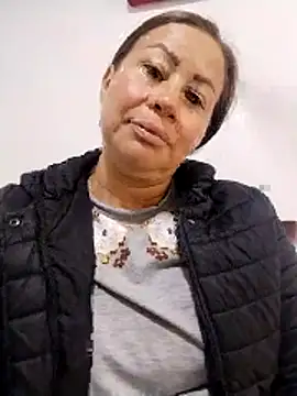 LaraCaliente online show from April 10, 4:58 pm