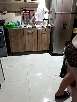 LaraCaliente online show from November 27, 2:45 am