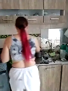 LaraCaliente online show from March 3, 12:12 pm