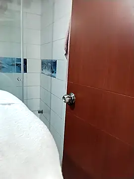 LaraCaliente online show from March 9, 1:03 pm