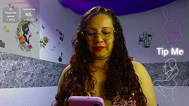 Snapshot of zamy_x chatting on October 13, 2:13 am zamy x online show from October 13, 2:13 am