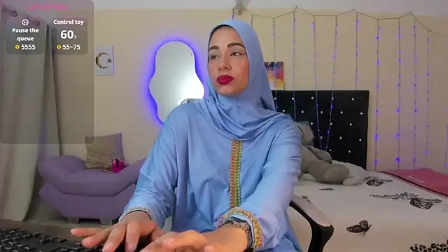 Snapshot of ShanaJamil chatting on April 30, 11:50 am ShanaJamil online show from April 30, 11:50 am