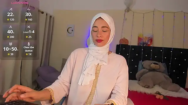 Snapshot of ShanaJamil chatting on April 23, 12:11 pm ShanaJamil online show from April 23, 12:11 pm
