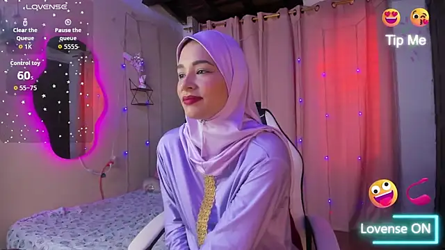 Snapshot of ShanaJamil chatting on December 16, 12:20 pm ShanaJamil online show from December 16, 12:20 pm