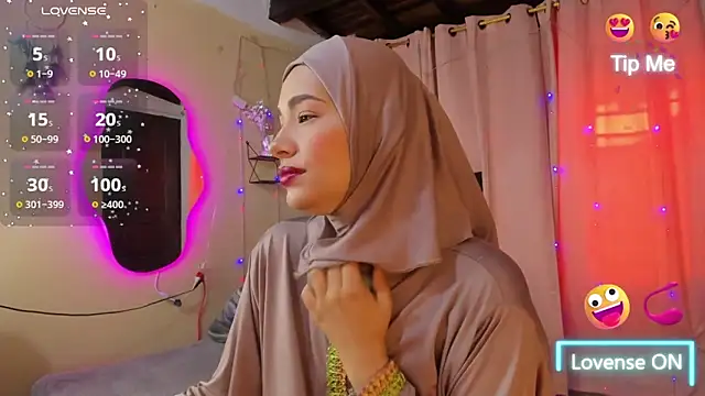 Snapshot of ShanaJamil chatting on September 25, 12:11 pm ShanaJamil online show from September 25, 12:11 pm