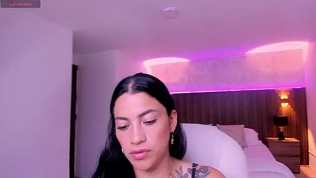 Megann Williamss online show from March 10, 7:29 pm