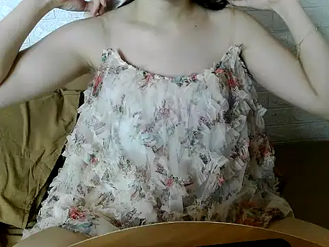 Snapshot of Mie5784 chatting on September 20, 9:47 am Mie5784 online show from September 20, 9:47 am