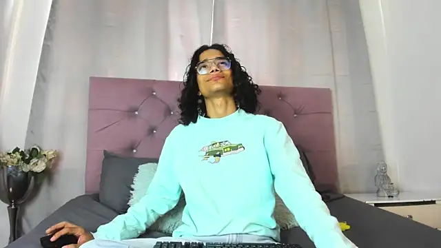 EthanBlackwoodd online show from October 17, 7:48 pm