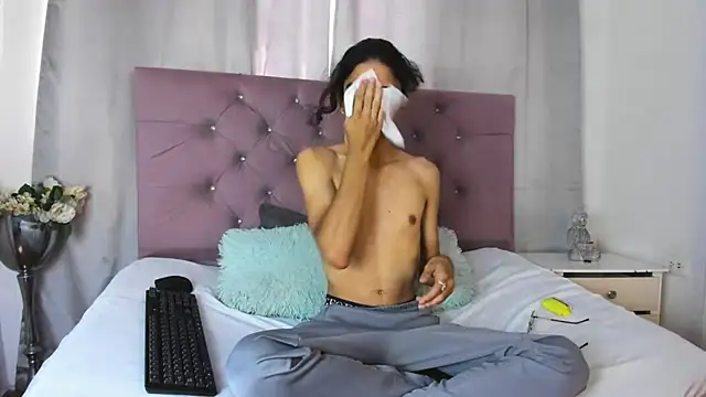 EthanBlackwoodd online show from October 16, 7:55 pm