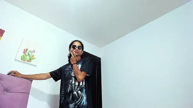 EthanBlackwoodd online show from April 18, 9:22 am