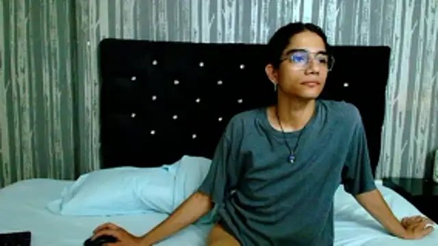 EthanBlackwoodd online show from March 4, 3:42 pm