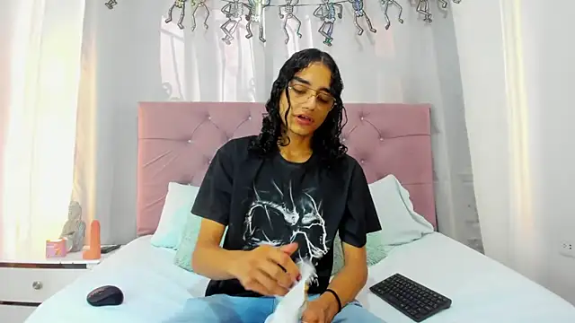 EthanBlackwoodd online show from November 25, 7:47 pm