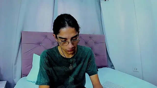 EthanBlackwoodd online show from February 2, 7:57 pm