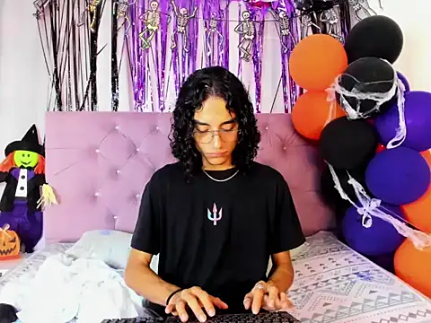 EthanBlackwoodd online show from November 2, 7:52 pm