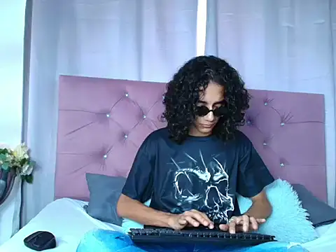 EthanBlackwoodd online show from September 29, 7:41 pm