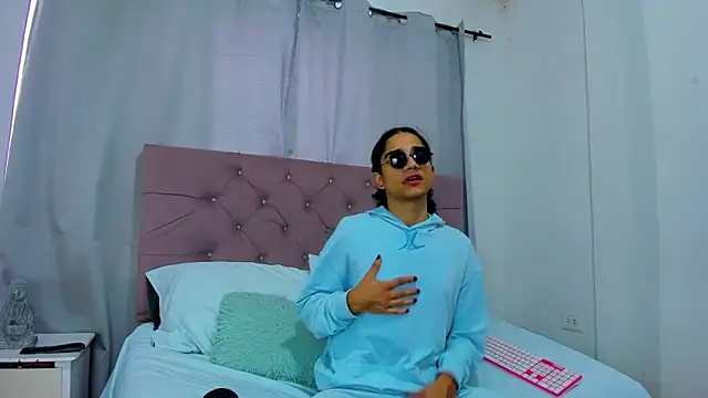 EthanBlackwoodd online show from February 19, 7:33 pm