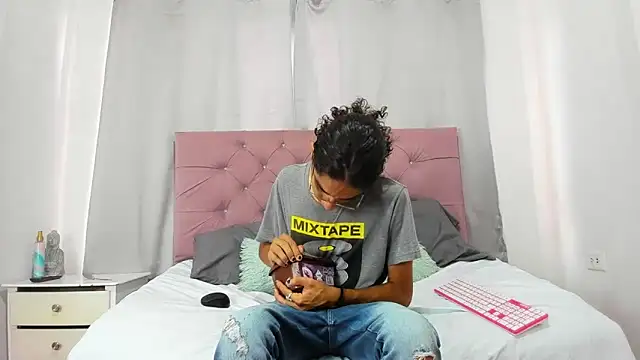 EthanBlackwoodd online show from March 11, 8:36 pm