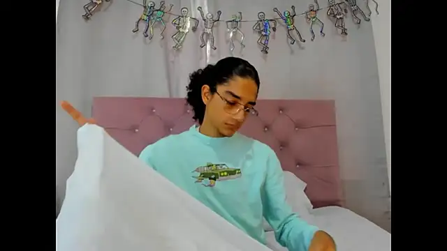 EthanBlackwoodd online show from November 4, 7:39 pm