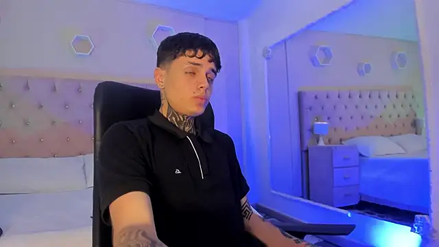 Declan-Fox online show from October 19, 4:37 am