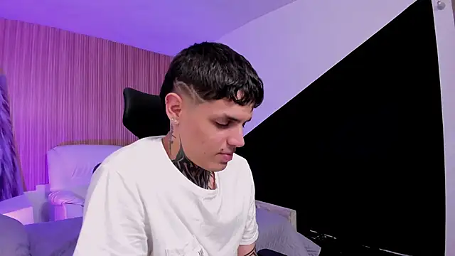 Declan-Fox online show from September 25, 3:34 am