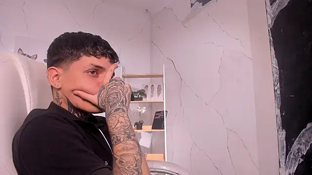 Declan-Fox online show from November 3, 4:28 am