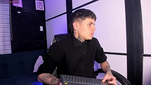 Declan-Fox online show from October 3, 8:10 pm