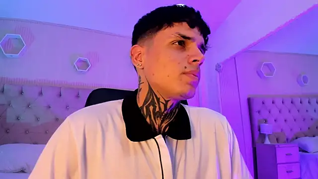 Declan-Fox online show from October 18, 4:47 am