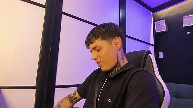 Declan-Fox online show from October 31, 2:08 am