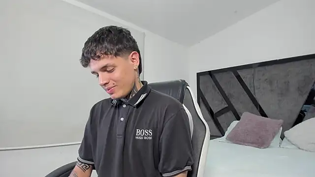 Declan-Fox online show from September 15, 3:51 am