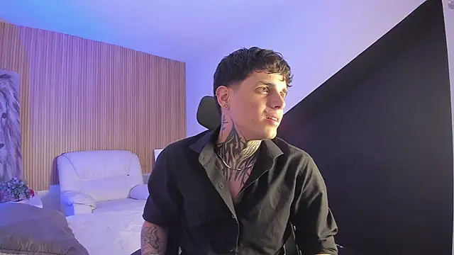 Declan-Fox online show from November 25, 5:19 am