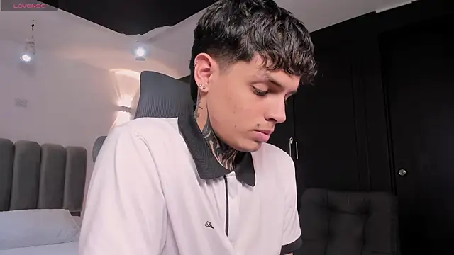 Declan-Fox online show from September 21, 3:55 am