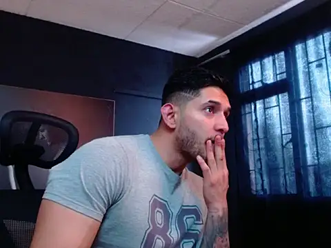 Snapshot of RichardMilleer chatting on October 20, 2:06 pm RichardMilleer online show from October 20, 2:06 pm