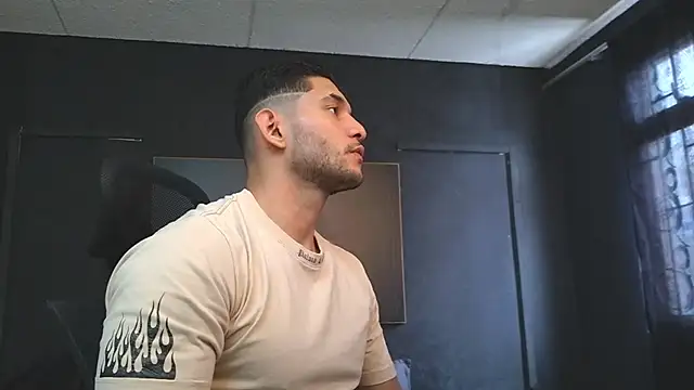 Snapshot of RichardMilleer chatting on July 25, 4:35 pm RichardMilleer online show from July 25, 4:35 pm